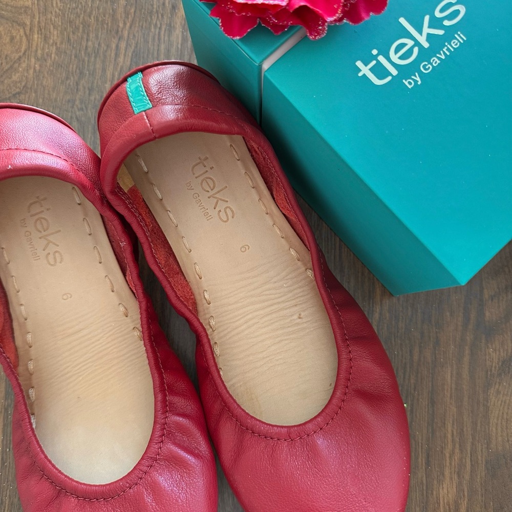 Tieks Cardinal Red